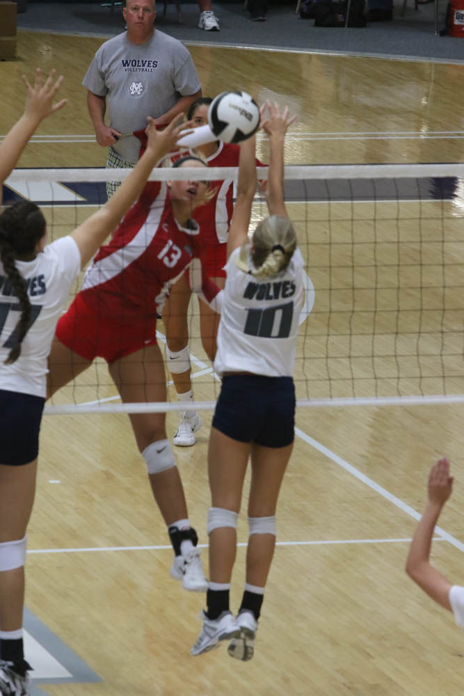Gallery: Girls volleyball - Crown Point at Michigan City